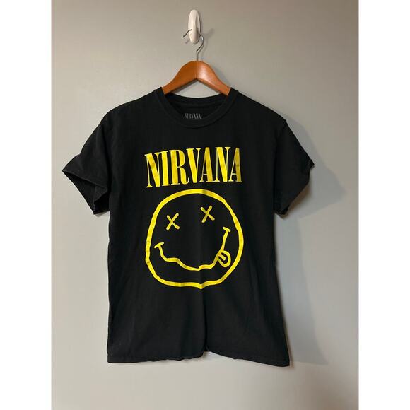 Adult Size M Nirvana Shirt - Picture 1 of 6